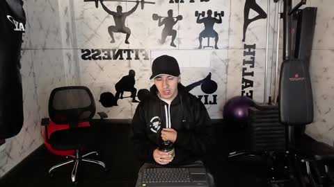 Snapshot of andyjoy_ chatting on 01/27/25, 11:43 Andy Joy online show from 01/27/25, 11:43