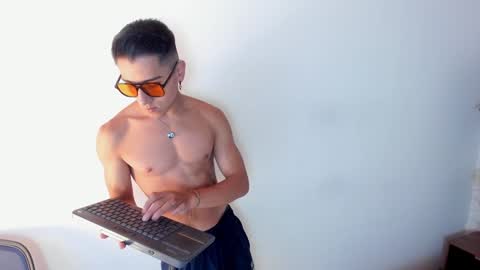 Snapshot of andyjoy_ chatting on 01/30/25, 02:04 Andy Joy online show from 01/30/25, 02:04