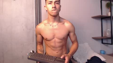 Snapshot of andyjoy_ chatting on 01/31/25, 04:48 Andy Joy online show from 01/31/25, 04:48