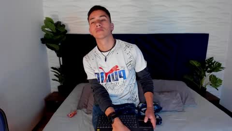 Snapshot of andyjoy_ chatting on 02/02/25, 10:57 Andy Joy online show from 02/02/25, 10:57