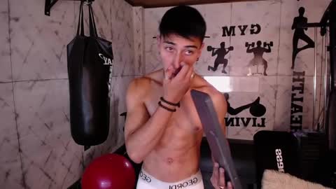 Snapshot of andyjoy_ chatting on 02/08/25, 01:54 Andy Joy online show from 02/08/25, 01:54