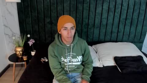 Snapshot of andyjoy_ chatting on 02/14/25, 10:28 Andy Joy online show from 02/14/25, 10:28