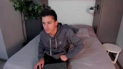 Snapshot of andyjoy_ chatting on 02/20/25, 10:27 Andy Joy online show from 02/20/25, 10:27