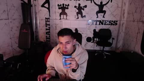 Snapshot of andyjoy_ chatting on 03/03/25, 10:28 Andy Joy online show from 03/03/25, 10:28