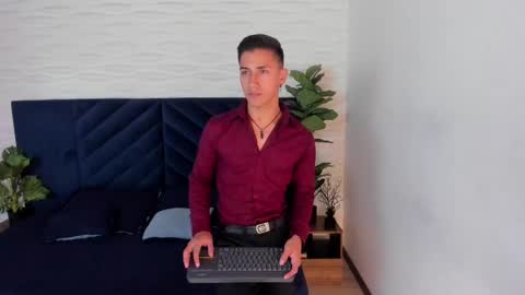 Snapshot of andyjoy_ chatting on 03/05/25, 11:28 Andy Joy online show from 03/05/25, 11:28