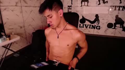 Snapshot of andyjoy_ chatting on 03/10/25, 04:25 Andy Joy online show from 03/10/25, 04:25