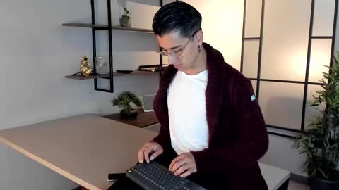 Snapshot of andyjoy_ chatting on 09/09/25, 11:32 Andy Joy online show from 09/09/25, 11:32