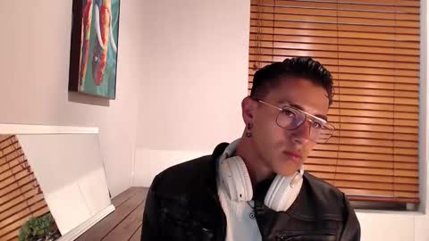 Snapshot of andyjoy_ chatting on 09/23/25, 11:35 Andy Joy online show from 09/23/25, 11:35