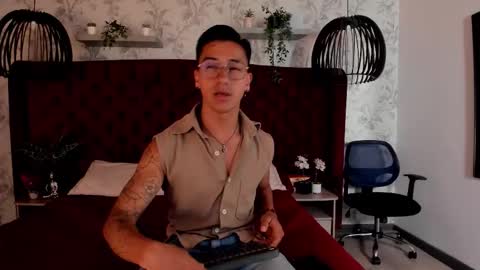 Snapshot of andyjoy_ chatting on 09/24/25, 11:35 Andy Joy online show from 09/24/25, 11:35