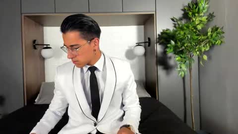 Snapshot of andyjoy_ chatting on 10/02/25, 12:01 Andy Joy online show from 10/02/25, 12:01