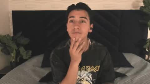 Snapshot of andyjoy_ chatting on 10/27/25, 11:25 Andy Joy online show from 10/27/25, 11:25