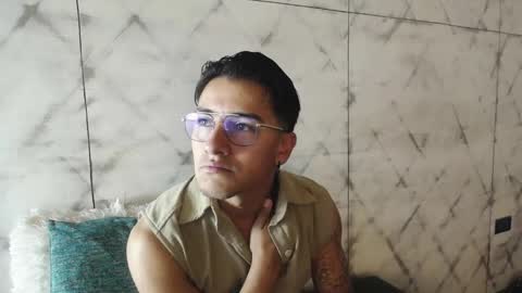 Snapshot of andyjoy_ chatting on 10/30/25, 10:38 Andy Joy online show from 10/30/25, 10:38