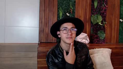 Snapshot of andyjoy_ chatting on 11/15/25, 11:18 Andy Joy online show from 11/15/25, 11:18