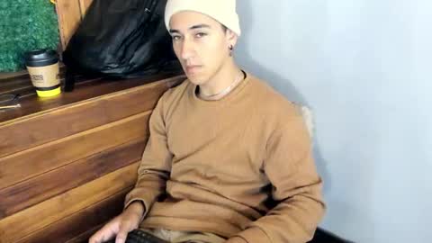 Snapshot of andyjoy_ chatting on 11/24/25, 11:21 Andy Joy online show from 11/24/25, 11:21