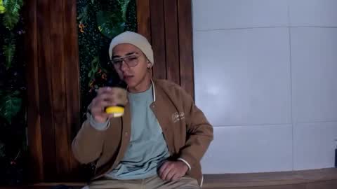 Snapshot of andyjoy_ chatting on 11/29/25, 11:24 Andy Joy online show from 11/29/25, 11:24