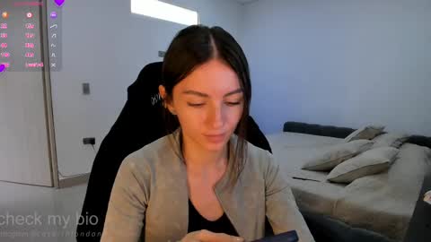      online show from 02/11/25, 02:02