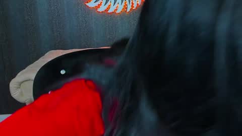 Snapshot of anemariejolie chatting on 12/25/24, 02:14 Anne online show from 12/25/24, 02:14