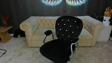 Snapshot of anemariejolie chatting on 01/03/25, 08:54 Anne online show from 01/03/25, 08:54