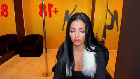 Snapshot of anemariejolie chatting on 01/18/25, 09:55 Anne online show from 01/18/25, 09:55