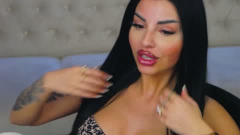 Snapshot of anemariejolie chatting on 01/19/25, 07:37 Anne online show from 01/19/25, 07:37