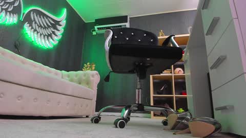 Snapshot of anemariejolie chatting on 01/19/25, 10:39 Anne online show from 01/19/25, 10:39