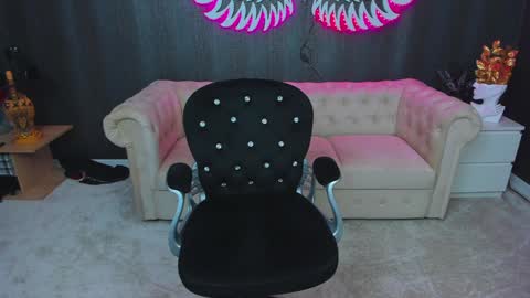 Snapshot of anemariejolie chatting on 02/05/25, 08:57 Anne online show from 02/05/25, 08:57