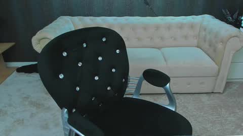 Snapshot of anemariejolie chatting on 02/10/25, 10:51 Anne online show from 02/10/25, 10:51