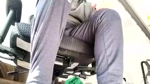 Snapshot of anewguy567 chatting on 12/22/25, 04:37 anewguy567 online show from 12/22/25, 04:37