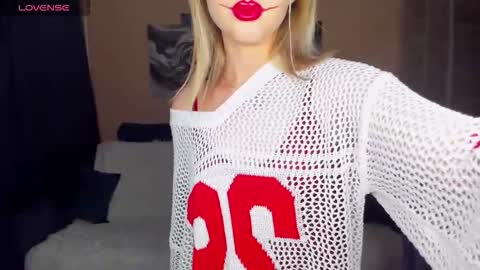 Snapshot of anfisalorns chatting on 11/11/25, 05:24 Anfisa online show from 11/11/25, 05:24