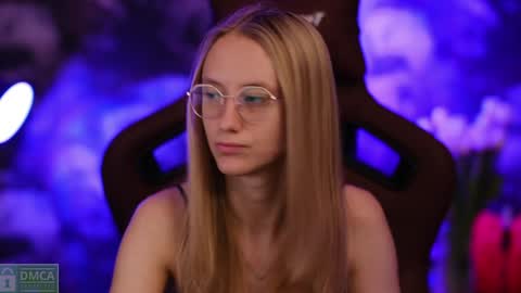 Snapshot of angeellina chatting on 01/20/25, 07:46 angeellina online show from 01/20/25, 07:46