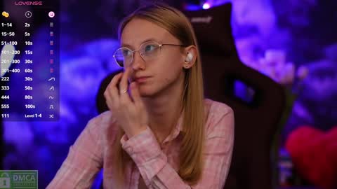 Snapshot of angeellina chatting on 01/22/25, 08:17 angeellina online show from 01/22/25, 08:17