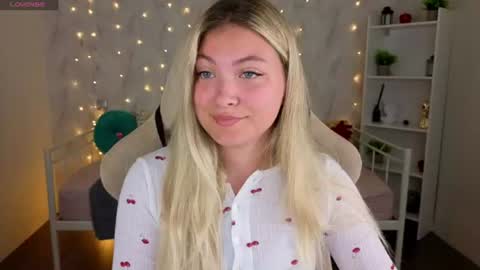 Snapshot of angel__grace chatting on 07/03/26, 12:17 Grace online show from 07/03/26, 12:17