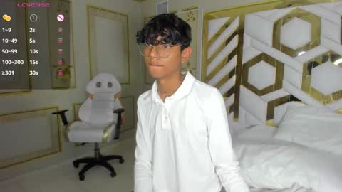 Snapshot of angel__sweet18 chatting on 01/27/25, 04:22 online show from 01/27/25, 04:22