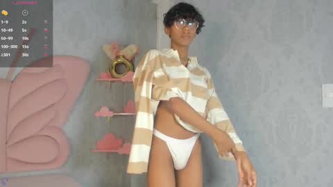 Snapshot of angel__sweet18 chatting on 02/22/25, 12:05 online show from 02/22/25, 12:05