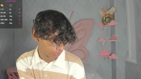 Snapshot of angel__sweet18 chatting on 02/22/25, 03:23 online show from 02/22/25, 03:23