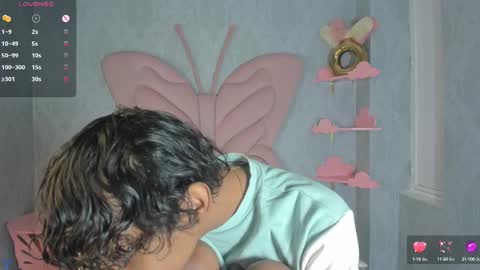 Snapshot of angel__sweet18 chatting on 02/26/25, 12:05 online show from 02/26/25, 12:05