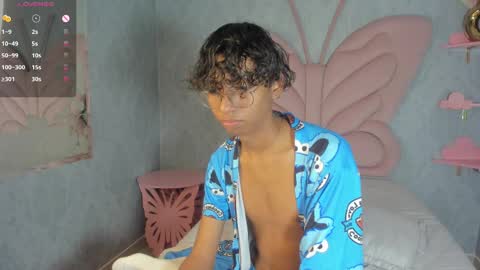 Snapshot of angel__sweet18 chatting on 02/27/25, 12:10 online show from 02/27/25, 12:10