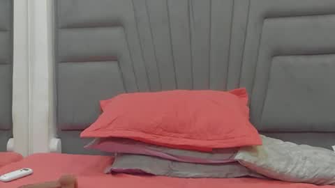 Angel online show from 10/06/25, 03:26