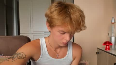Snapshot of angel_andreww chatting on 06/16/26, 09:01 angel_andreww online show from 06/16/26, 09:01
