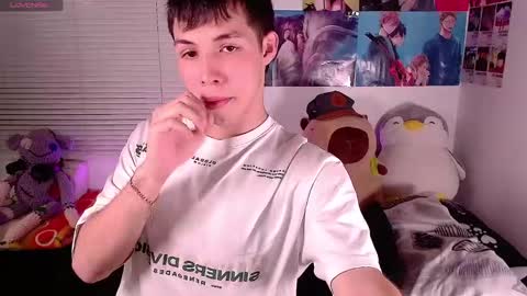 Snapshot of angel_bless19 chatting on 01/06/25, 10:58 Angel help me with 100 thumbs up online show from 01/06/25, 10:58