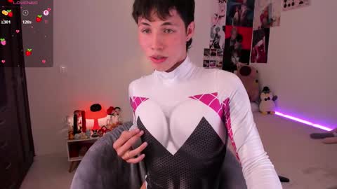 Snapshot of angel_bless19 chatting on 10/10/25, 09:14 Angel help me with 100 thumbs up online show from 10/10/25, 09:14