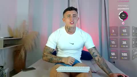 Snapshot of angel_boy01 chatting on 03/21/26, 10:13 angel_boy01 online show from 03/21/26, 10:13