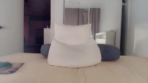 Angel boys online show from 11/07/25, 12:05