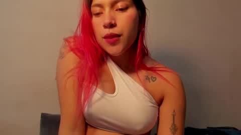 Snapshot of angel_copper chatting on 01/18/25, 03:42 Angie indepent model online show from 01/18/25, 03:42