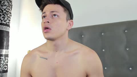 Angel Cuervo online show from 01/02/25, 03:40