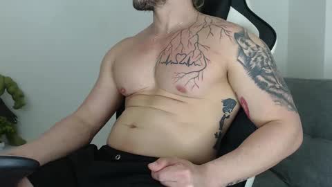 Snapshot of angel_curl chatting on 01/18/26, 09:40 Angel Curl online show from 01/18/26, 09:40