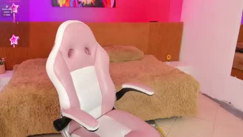 Snapshot of angel_cute2 chatting on 06/15/26, 06:32 Angelica online show from 06/15/26, 06:32