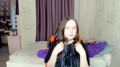 Snapshot of angel_doll585 chatting on 10/11/25, 01:53 Fallen Angel online show from 10/11/25, 01:53