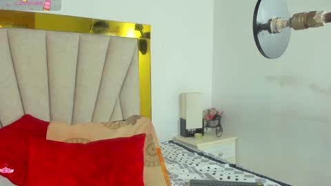 Snapshot of angel_dthroat chatting on 12/27/24, 12:12 ANGHEL online show from 12/27/24, 12:12