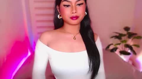 Snapshot of angel_eloaxx chatting on 05/12/26, 04:59 Angel online show from 05/12/26, 04:59